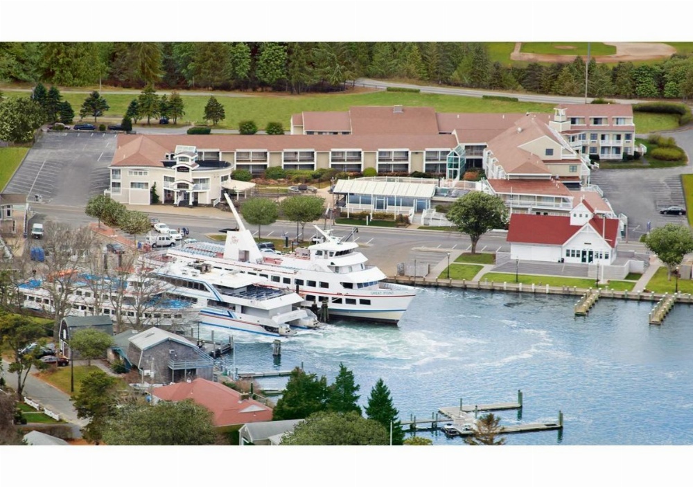 Hyannis Harbor Hotel Image 40