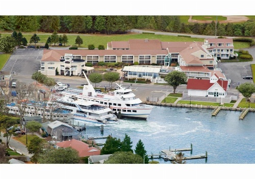 Hyannis Harbor Hotel image 40