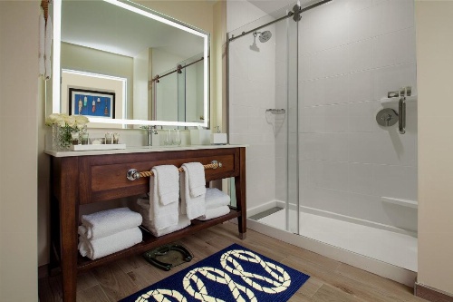Hyannis Harbor Hotel image 5